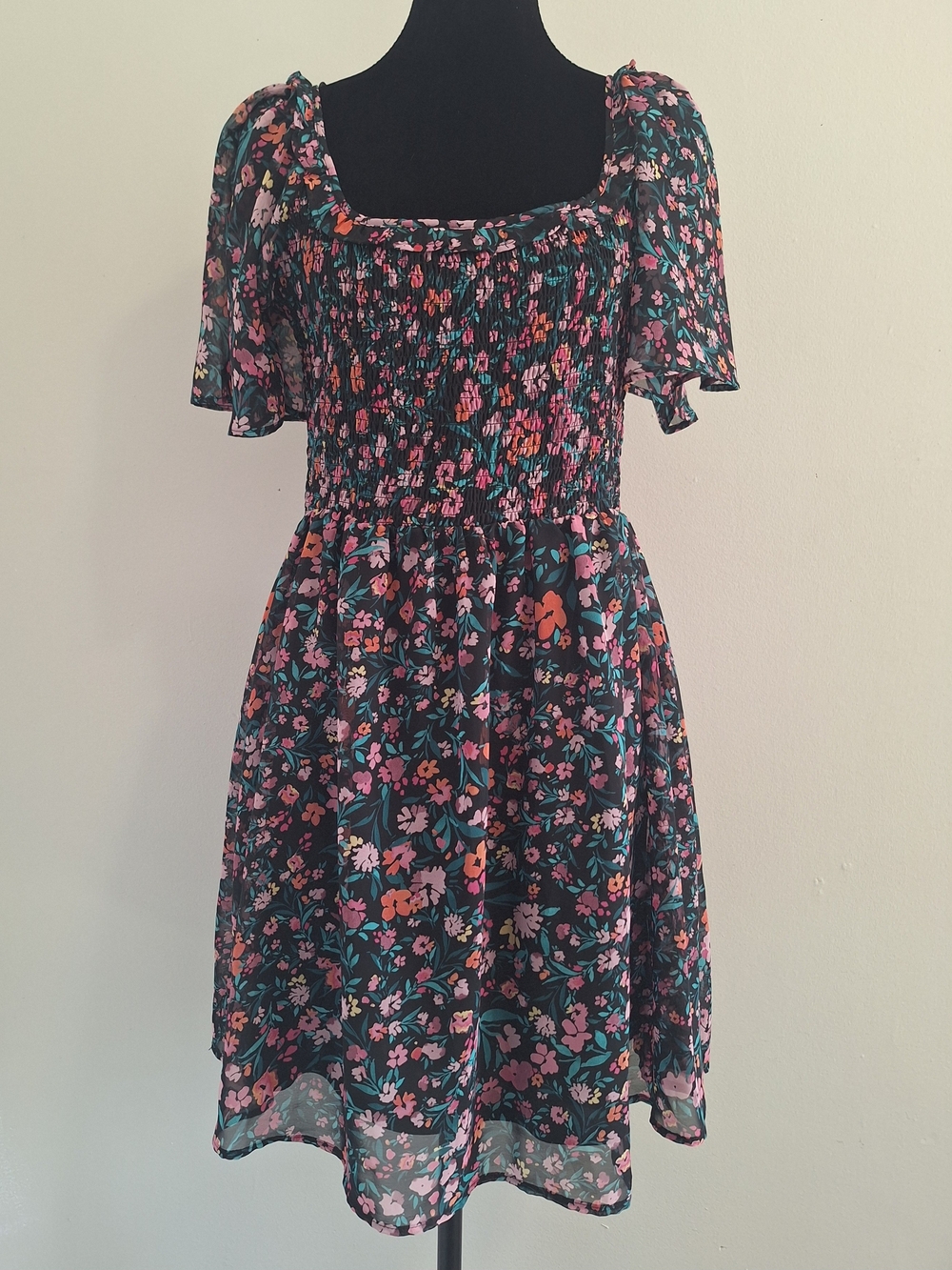 BCBG Paris Short Floral Stretch Bodice Flowy Dress With Ruffle Sleeves